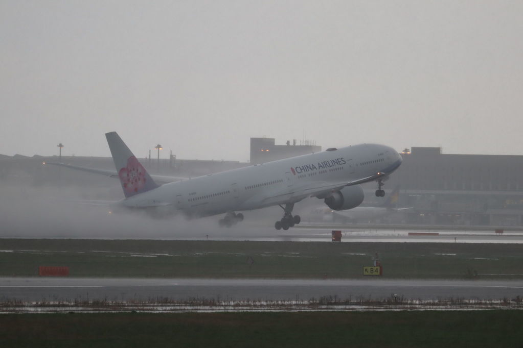 CHINA AIRLINES
