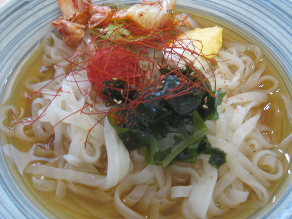 喜茂別 郷の駅 豪雪うどんの冷麺
麺に味わいがある。
キーワード: 後志エリア