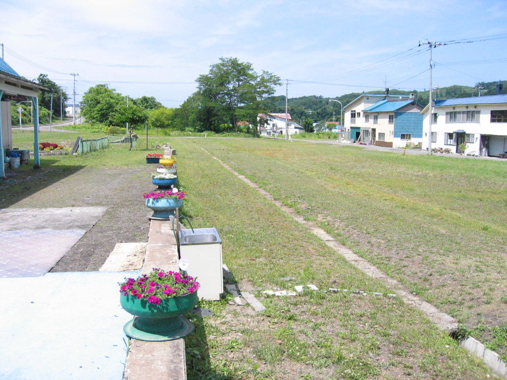 唐松駅
ホームには線路もありません。
キーワード: 空知エリア